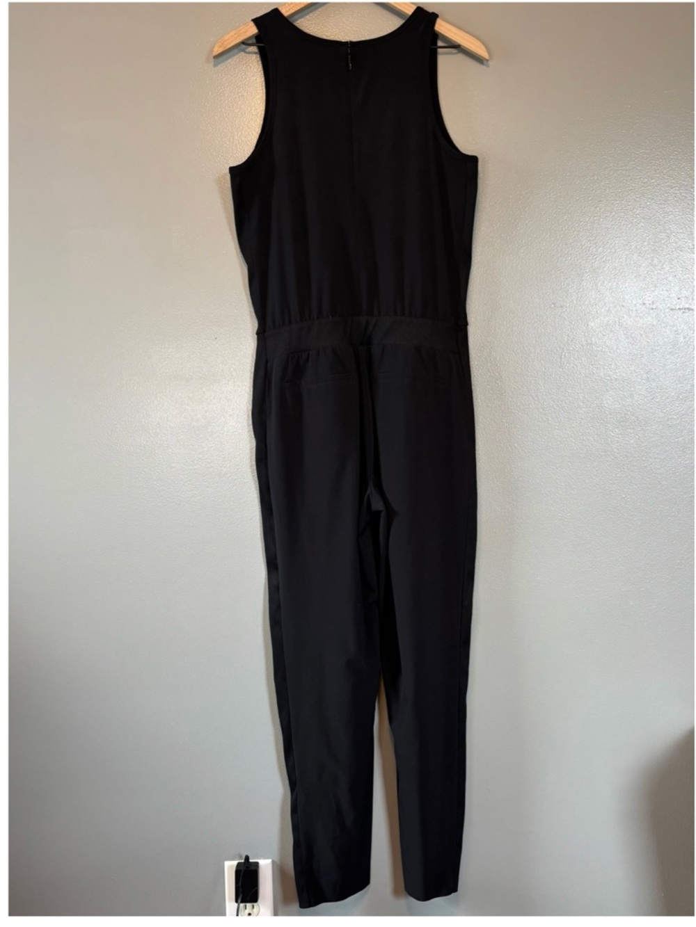 ATHLETA sz 6 Brooklyn Performance V Neck Tapered Leg Jumpsuit Athletic Black - Picture 5 of 8